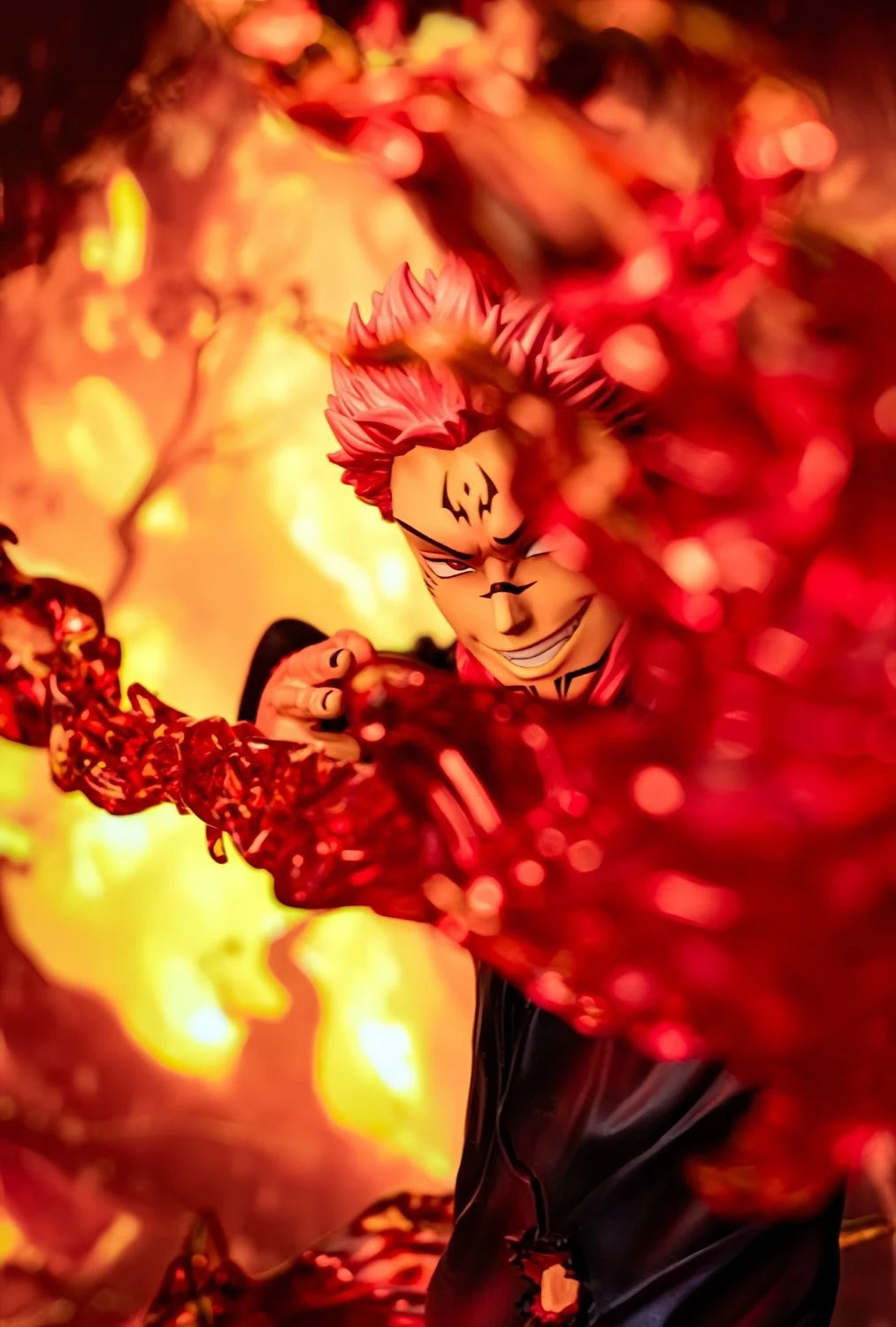 Premium Jujutsu Kaisen Ryomen Sukuna & Yuji Itadori anime figure collectible featuring detailed battle effects and display-quality craftsmanship for true JJK fans.