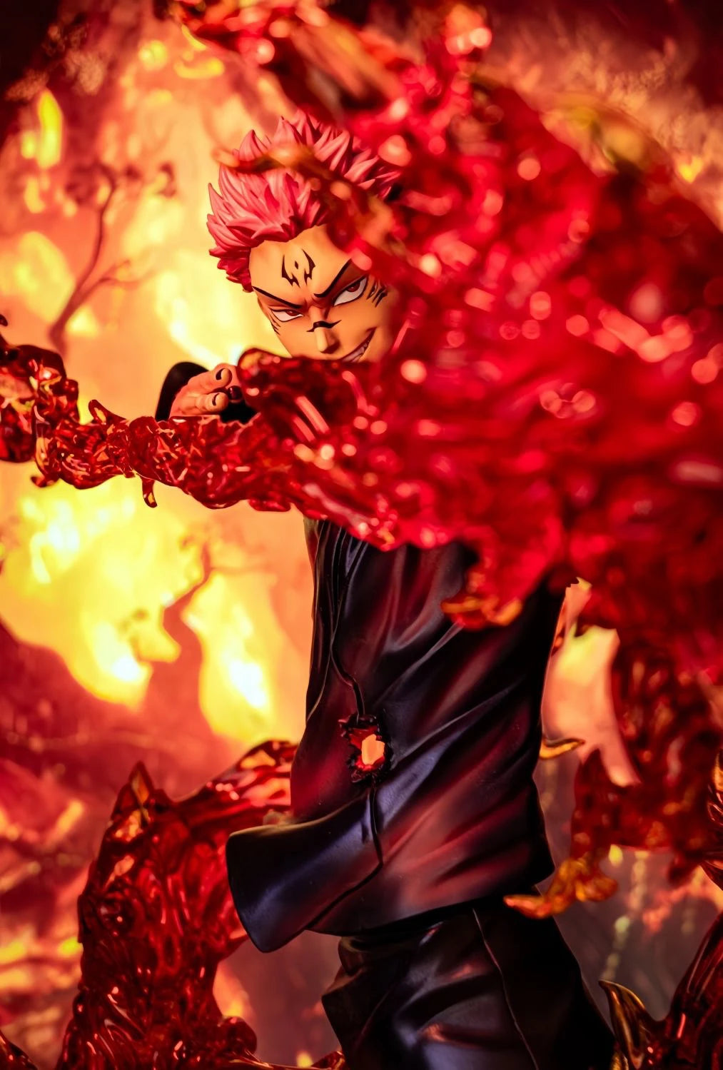Premium Jujutsu Kaisen Ryomen Sukuna & Yuji Itadori anime figure collectible featuring detailed battle effects and display-quality craftsmanship for true JJK fans.